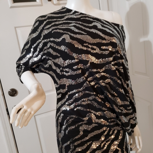 Snap asymmetrical black with silver sequin's dress size small - Picture 2 of 8